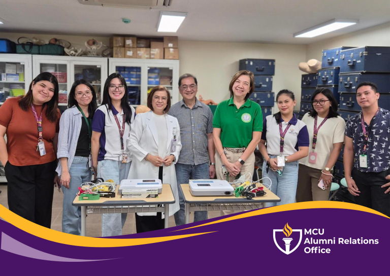 Read more about the article COM Batch 1990 Donates Two ECG Machines to the College of Medicine